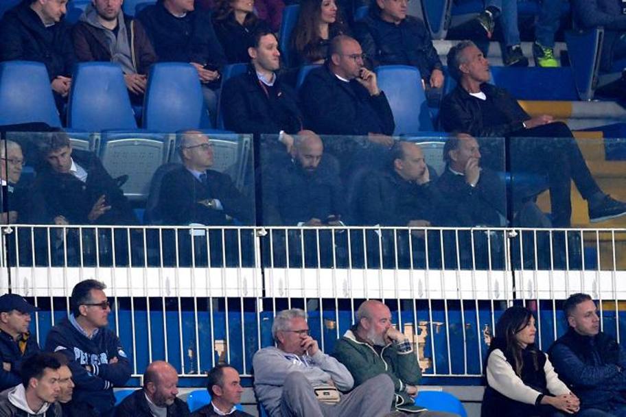 Monchi in tribuna durante la partita. Getty Images
